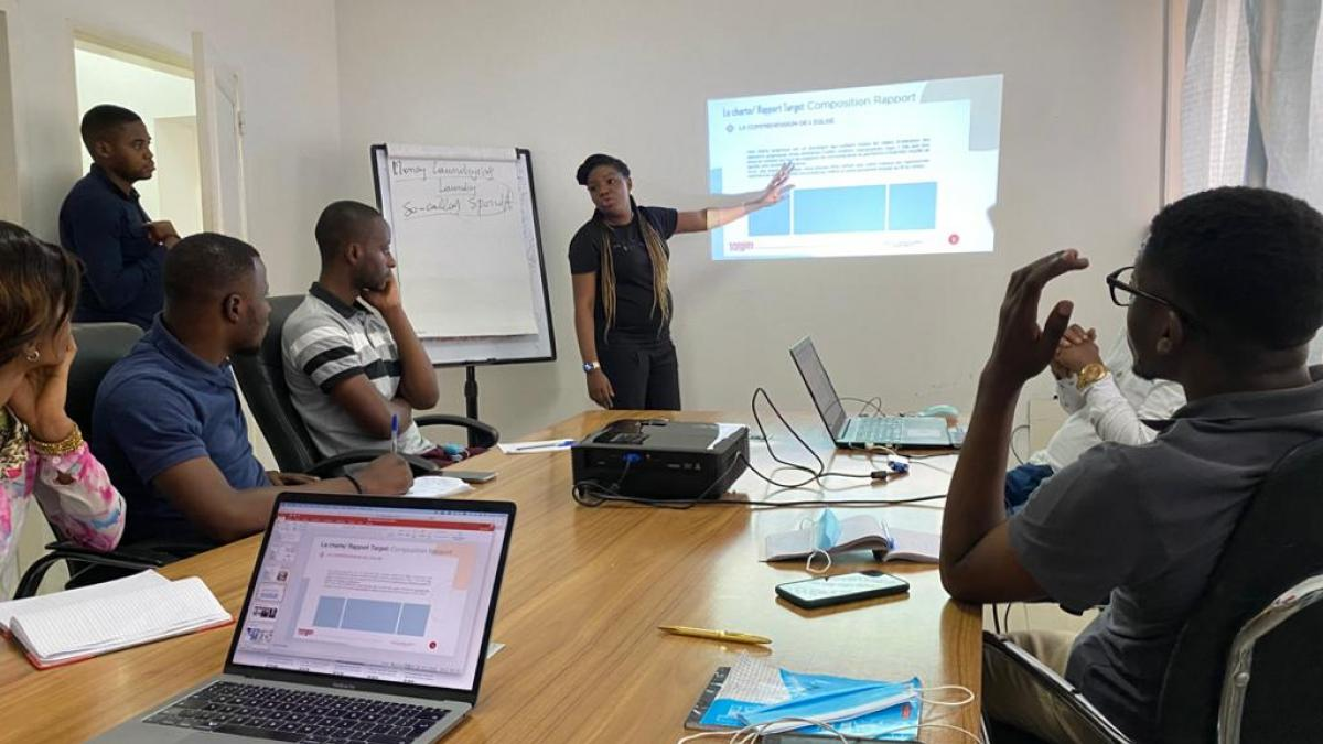 Sharing Day: Carine Muamba, Graphic Designer